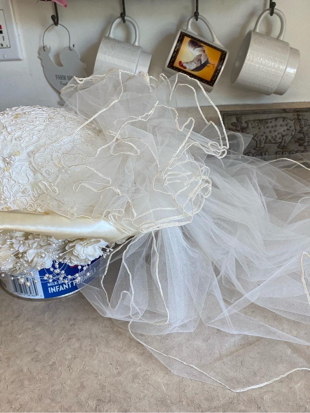 Vintage Wedding/Bridal Beaded Floral Headpiece Veil Hat White Ivory Formal